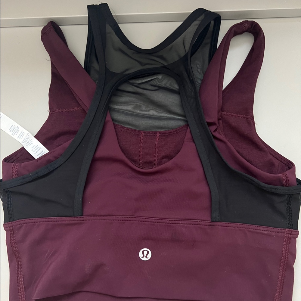Lululemon sports bra